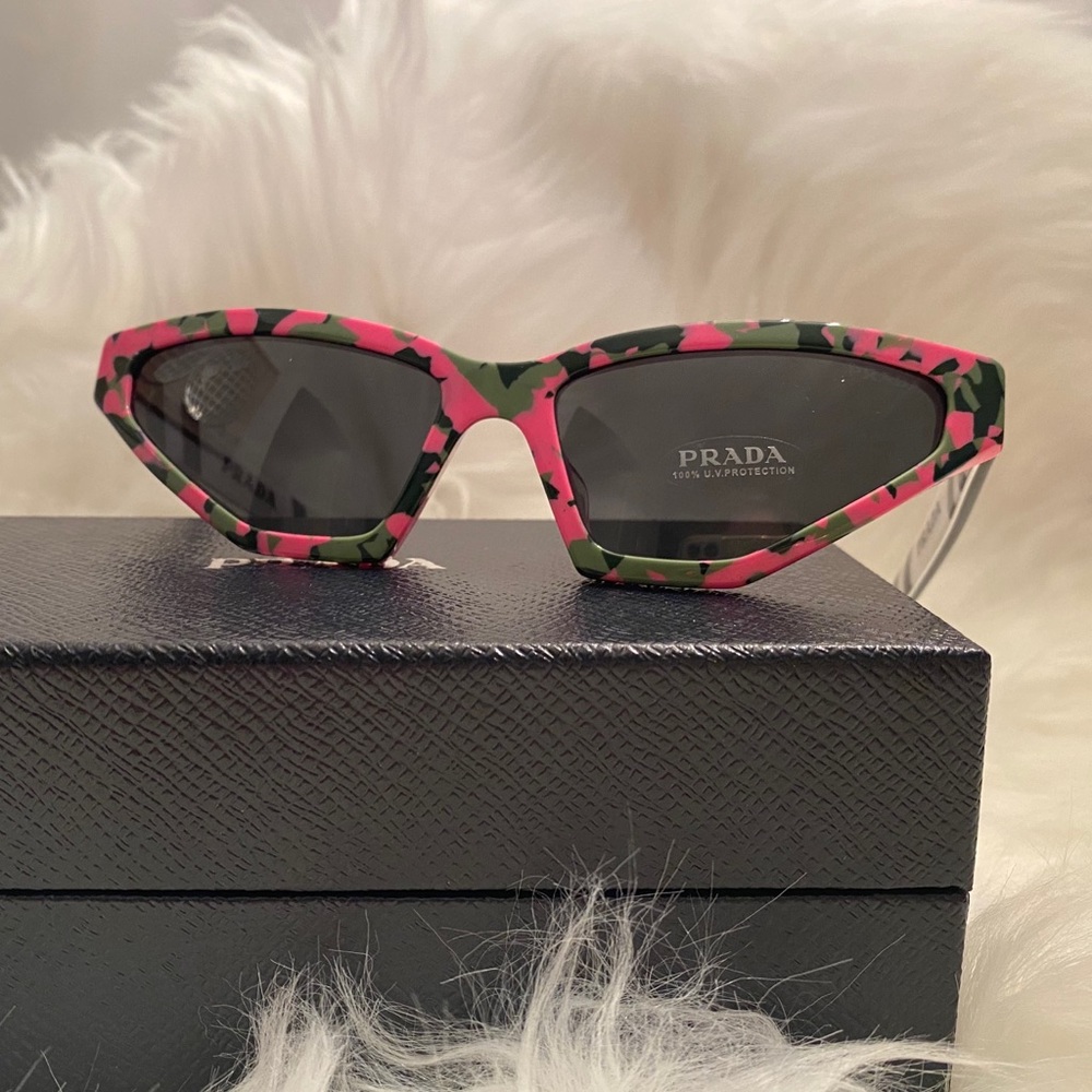 Prada Camo Pink Butterfy Sunglasses. Free Shipping